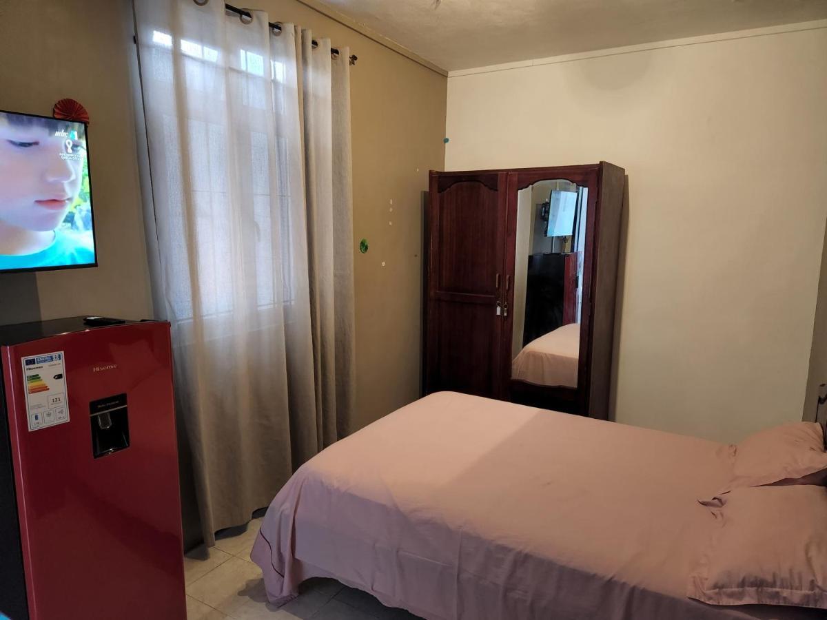 Backpackers Rental Room/Bathroom Only ラ・ガウレット エクステリア 写真